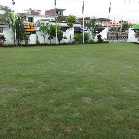 Hotel The Ideal Kushinagar Extérieur photo