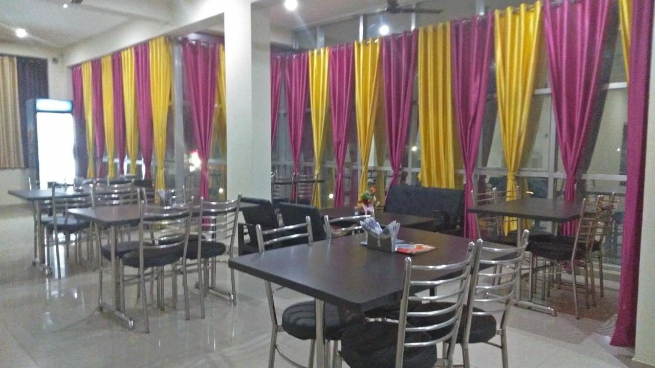 Hotel The Ideal Kushinagar Extérieur photo