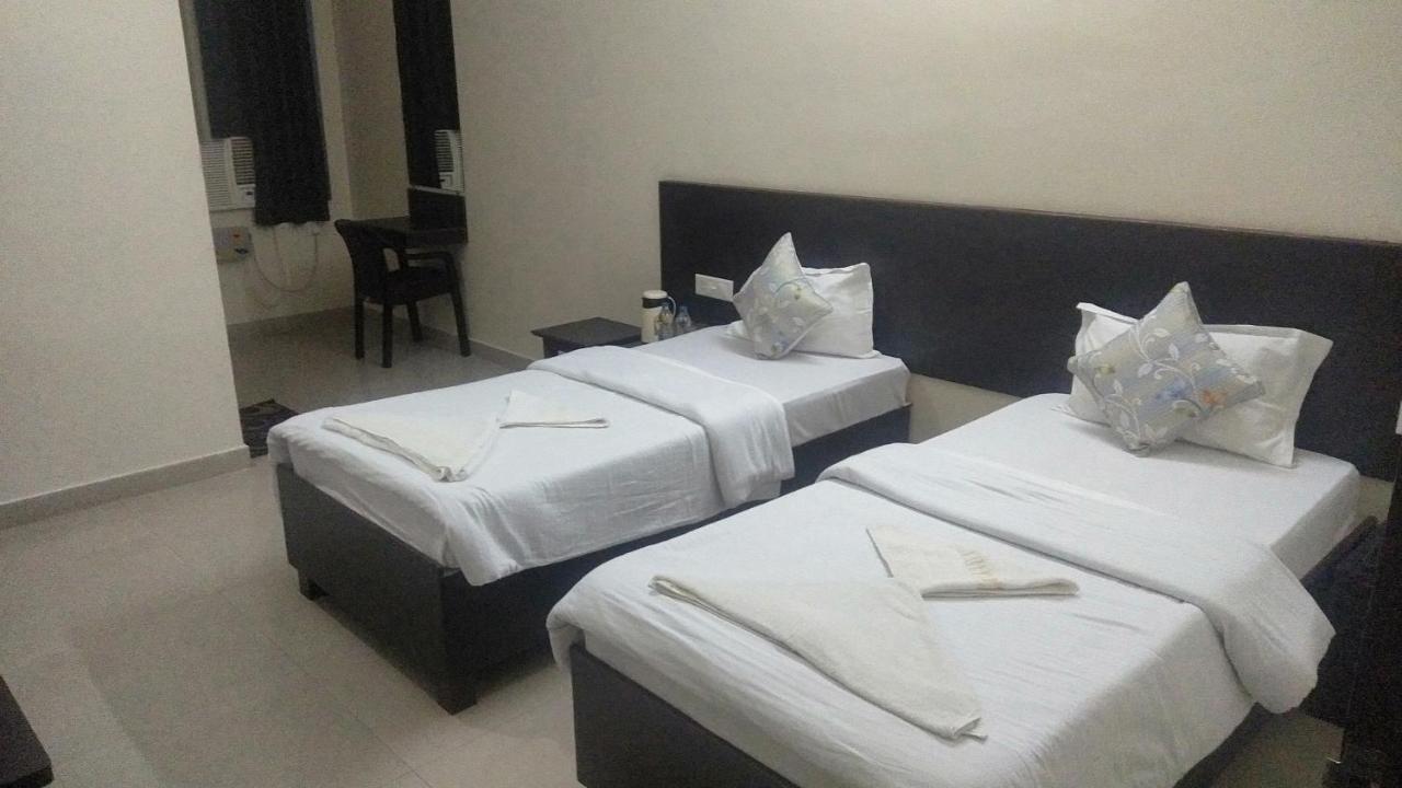 Hotel The Ideal Kushinagar Extérieur photo