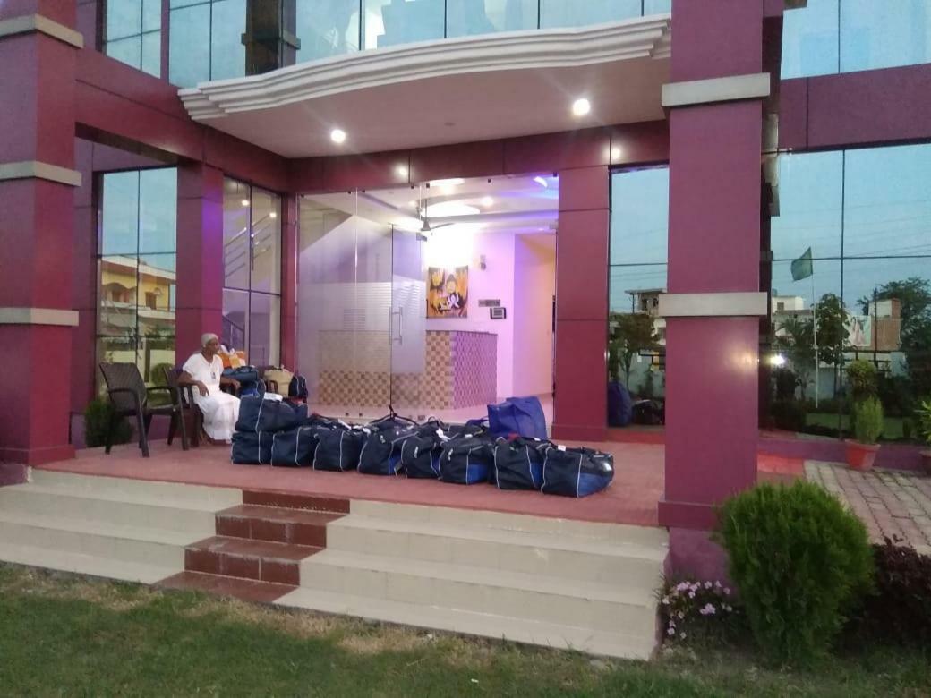 Hotel The Ideal Kushinagar Extérieur photo