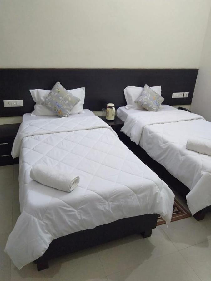 Hotel The Ideal Kushinagar Extérieur photo