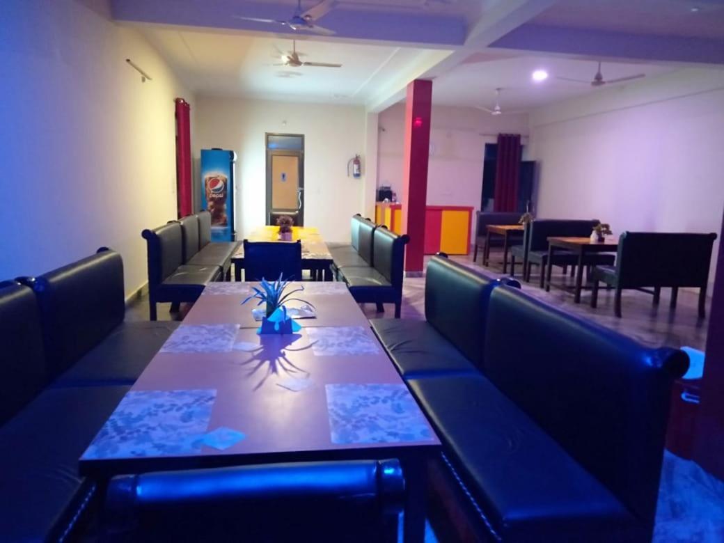 Hotel The Ideal Kushinagar Extérieur photo