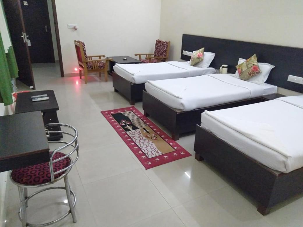 Hotel The Ideal Kushinagar Extérieur photo