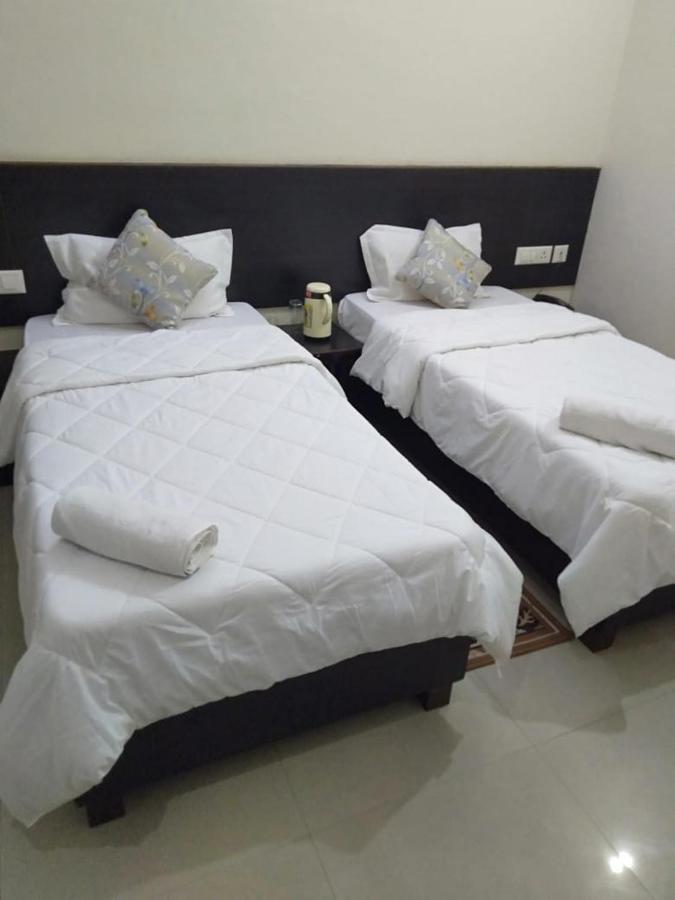 Hotel The Ideal Kushinagar Extérieur photo